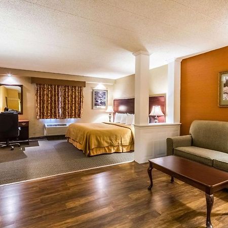 Quaint Inn & Suites McHenry Dış mekan fotoğraf