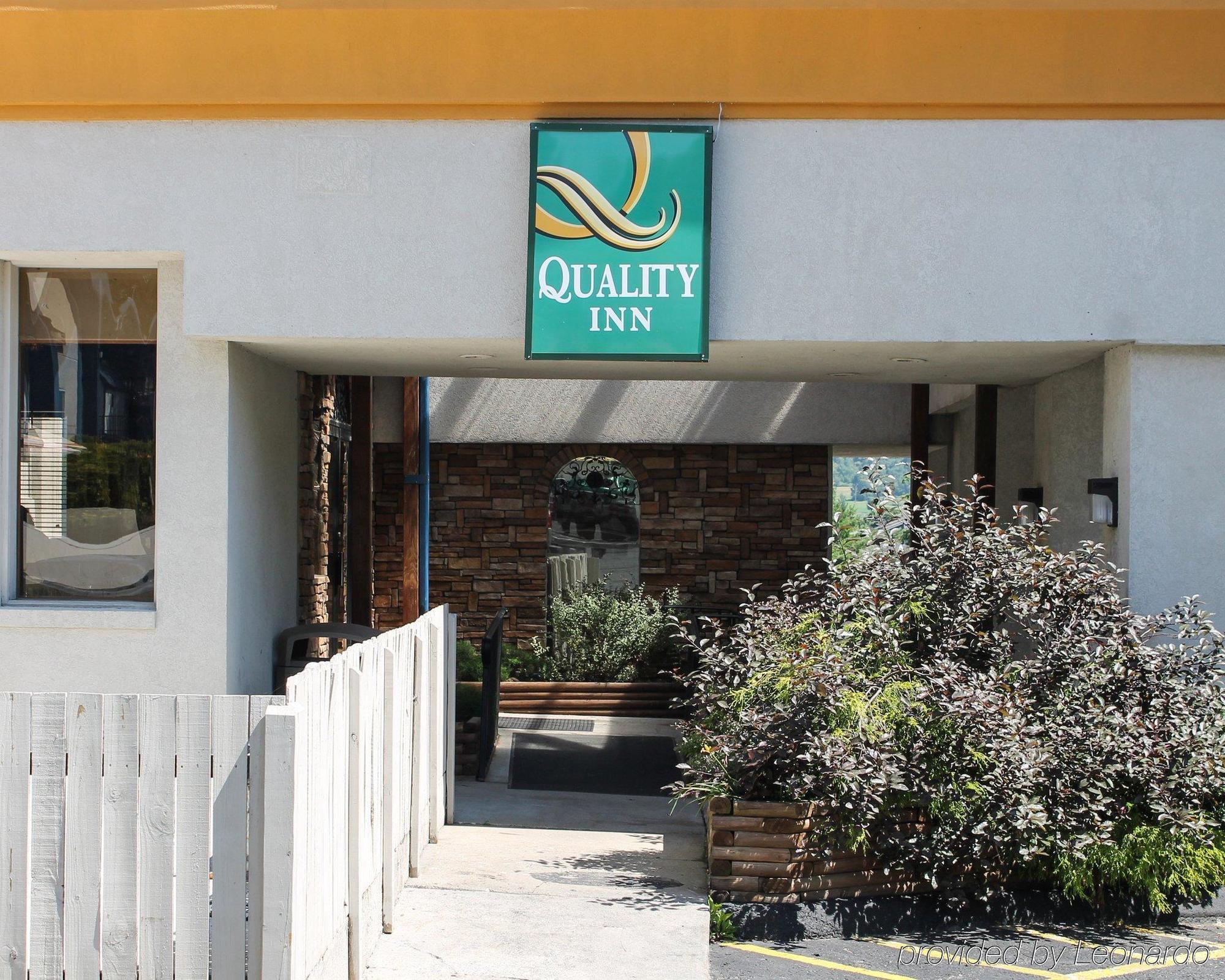 Quaint Inn & Suites McHenry Dış mekan fotoğraf