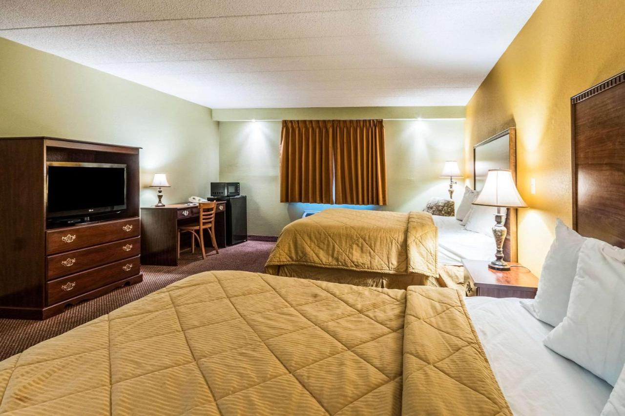 Quaint Inn & Suites McHenry Dış mekan fotoğraf