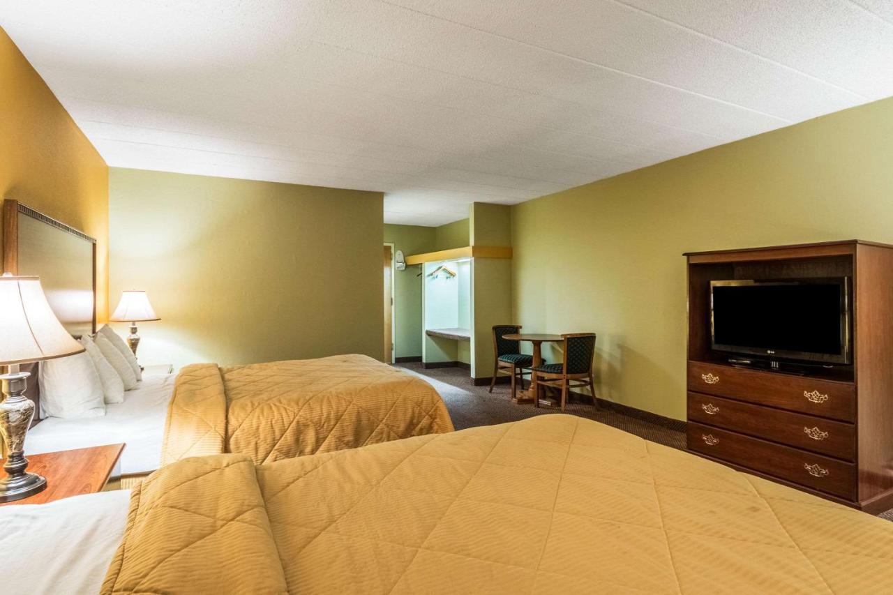 Quaint Inn & Suites McHenry Dış mekan fotoğraf