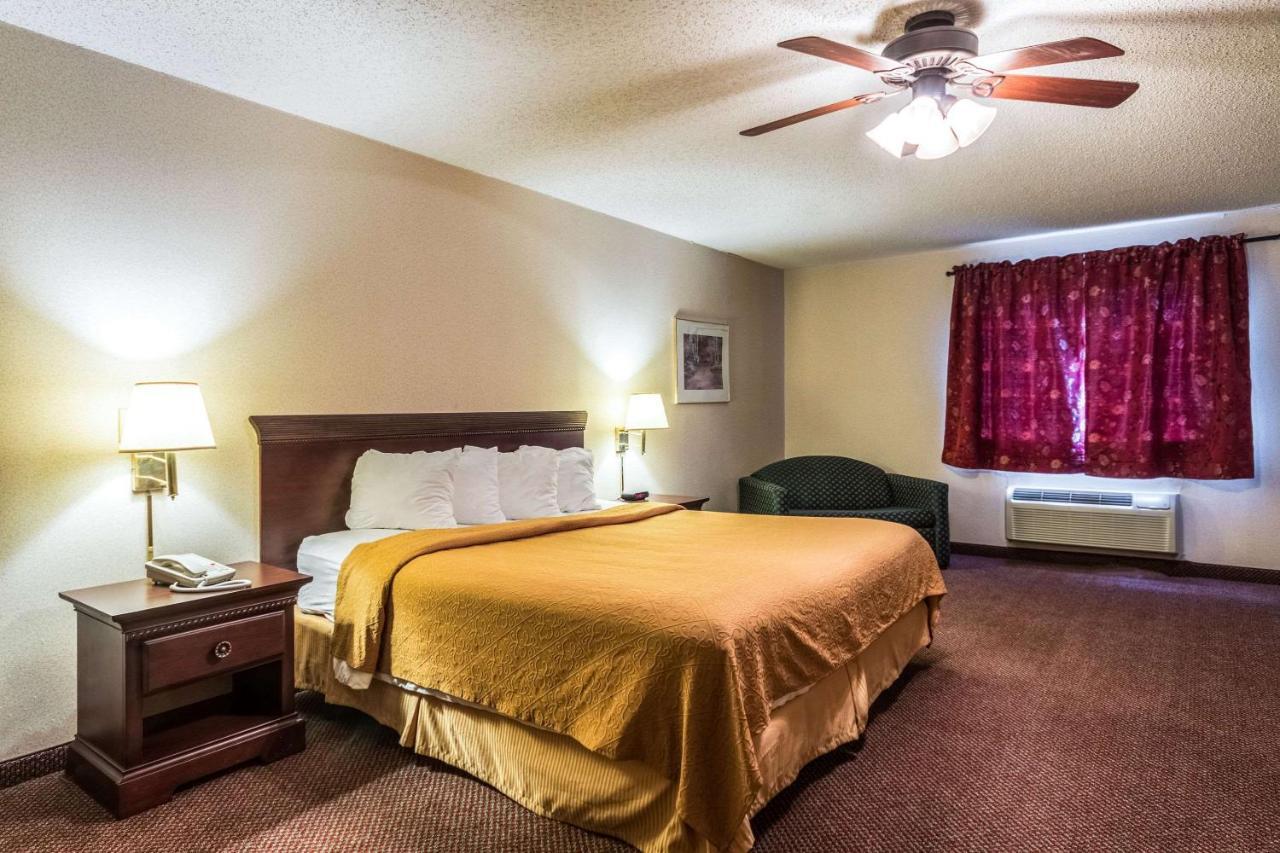 Quaint Inn & Suites McHenry Dış mekan fotoğraf