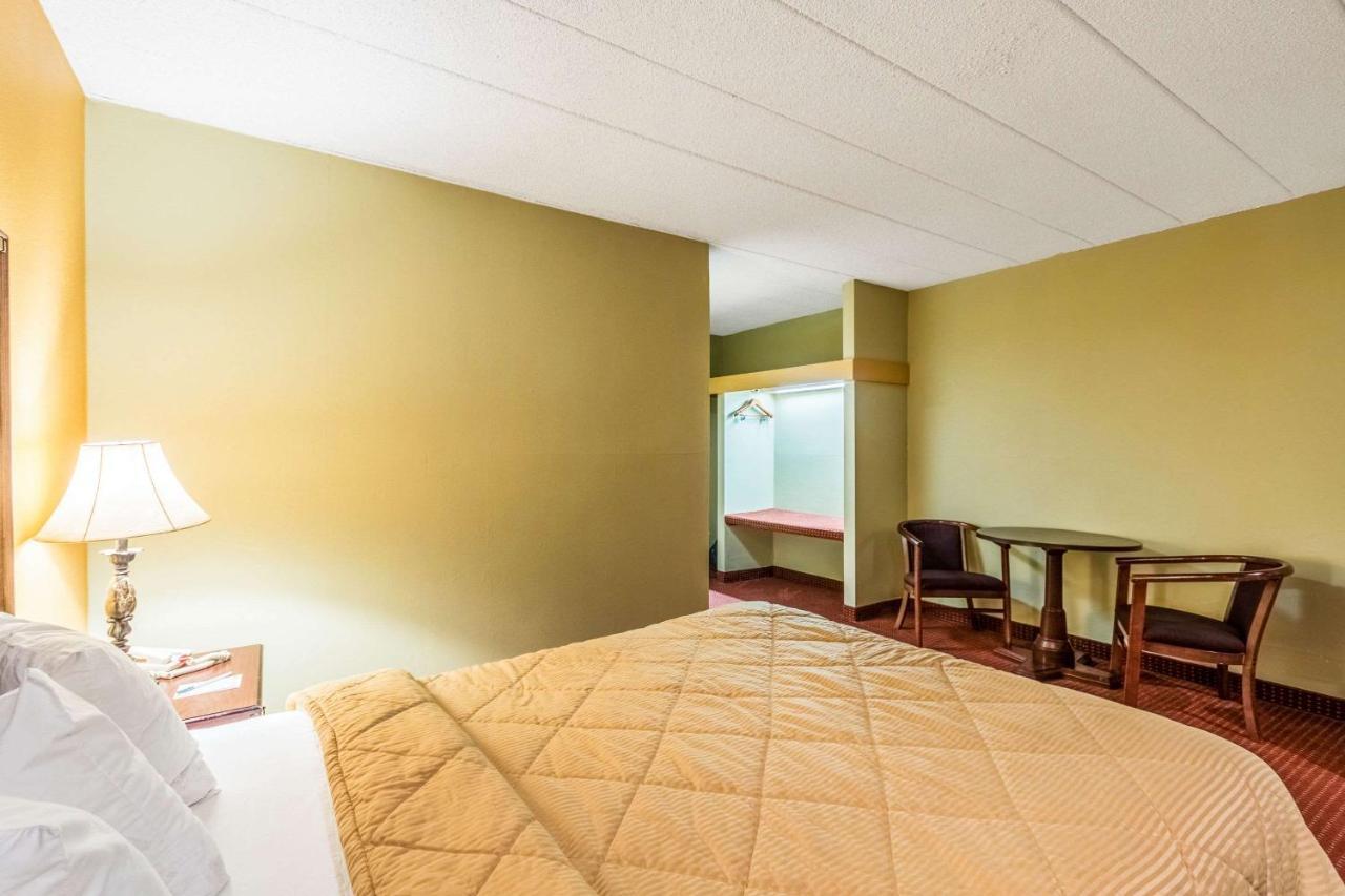 Quaint Inn & Suites McHenry Dış mekan fotoğraf