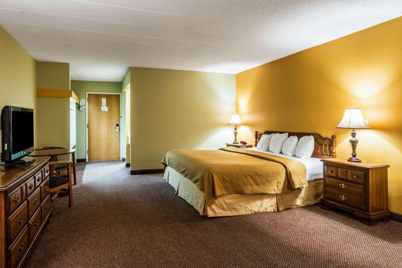 Quaint Inn & Suites McHenry Dış mekan fotoğraf