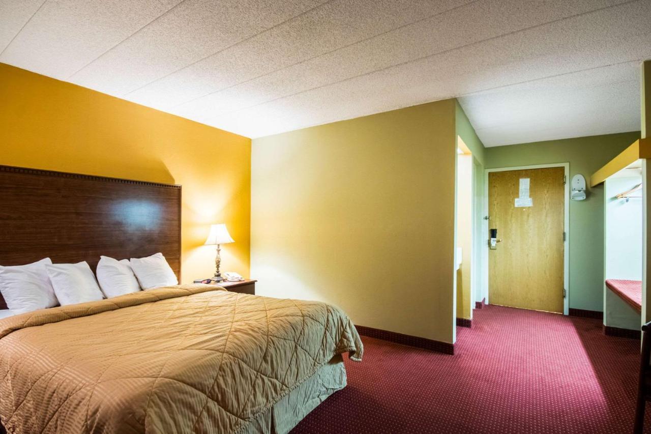 Quaint Inn & Suites McHenry Dış mekan fotoğraf