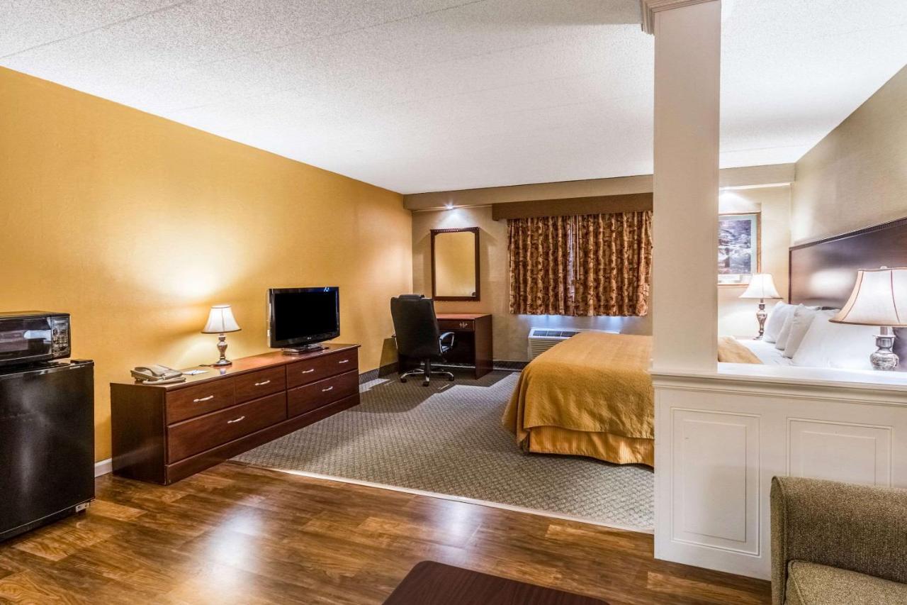 Quaint Inn & Suites McHenry Dış mekan fotoğraf